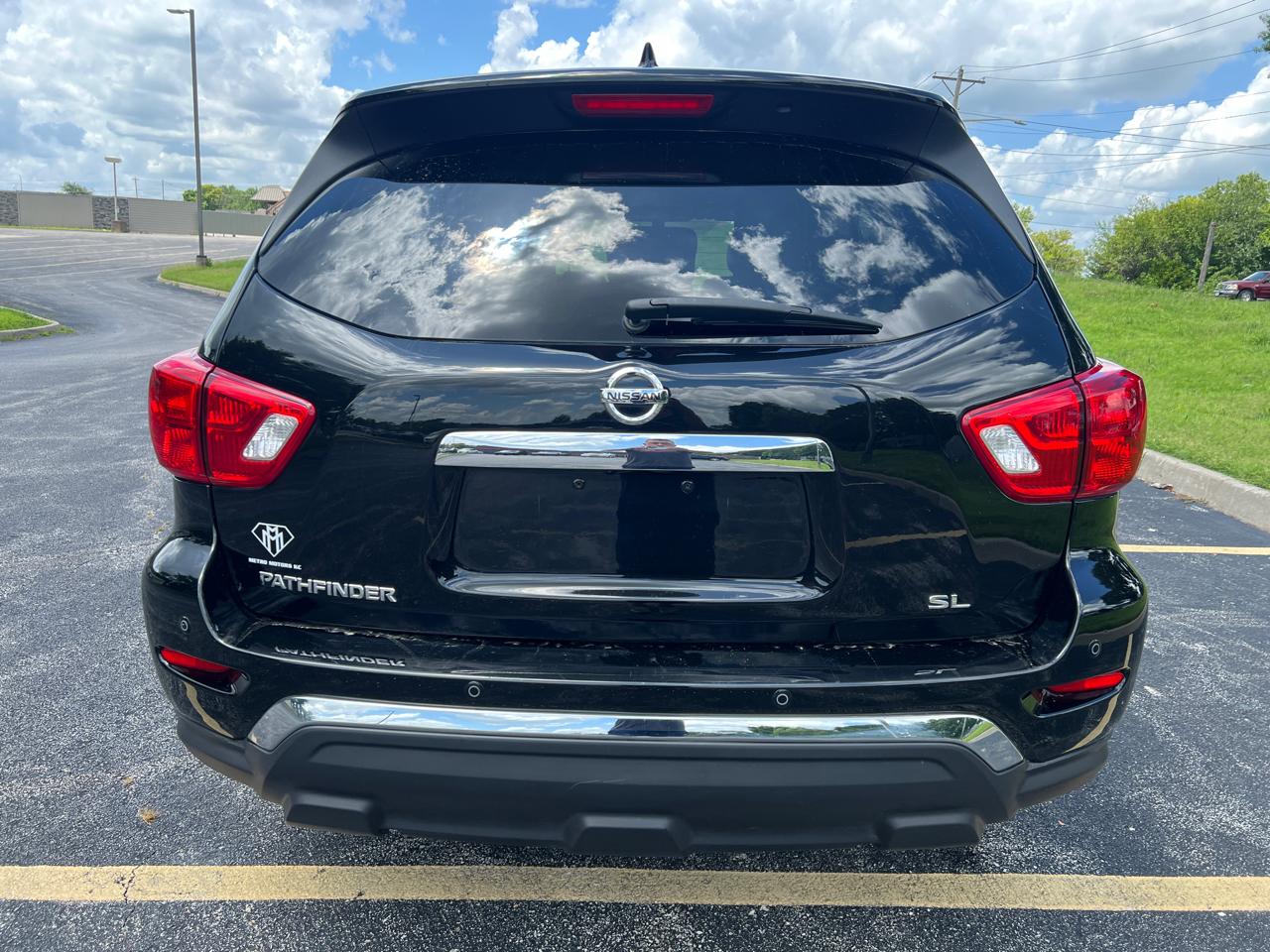 Nissan Pathfinder FWD SL 2019