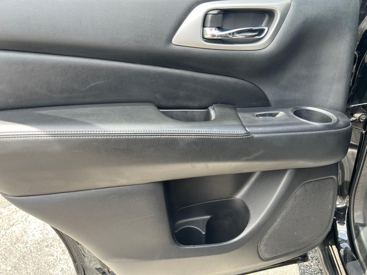 Nissan Pathfinder FWD SL 2019