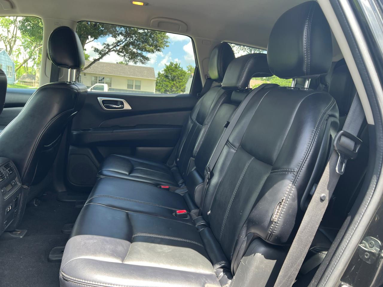 Nissan Pathfinder FWD SL 2019