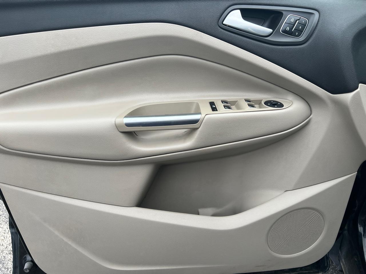 Ford Escape Titanium FWD 2017
