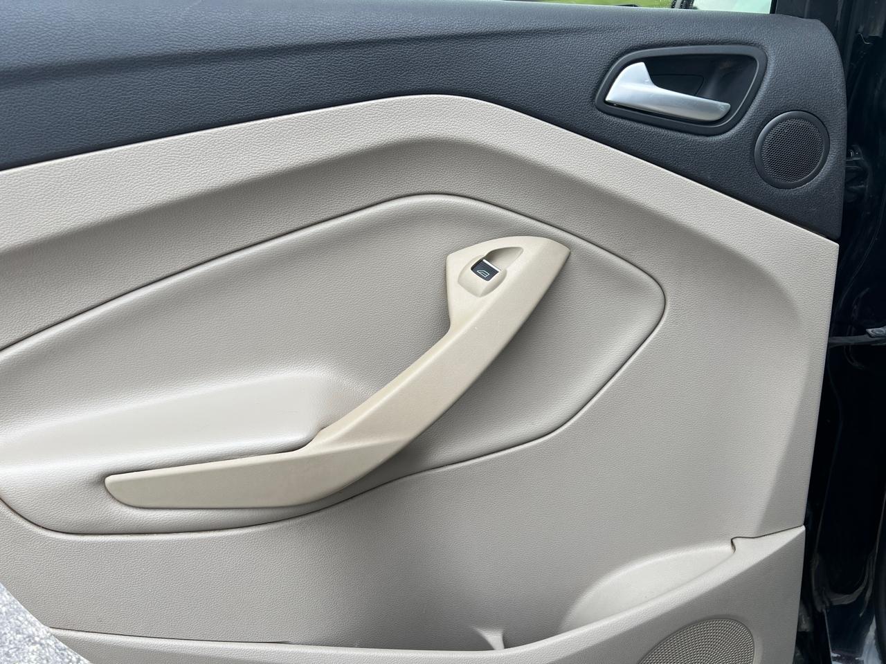 Ford Escape Titanium FWD 2017