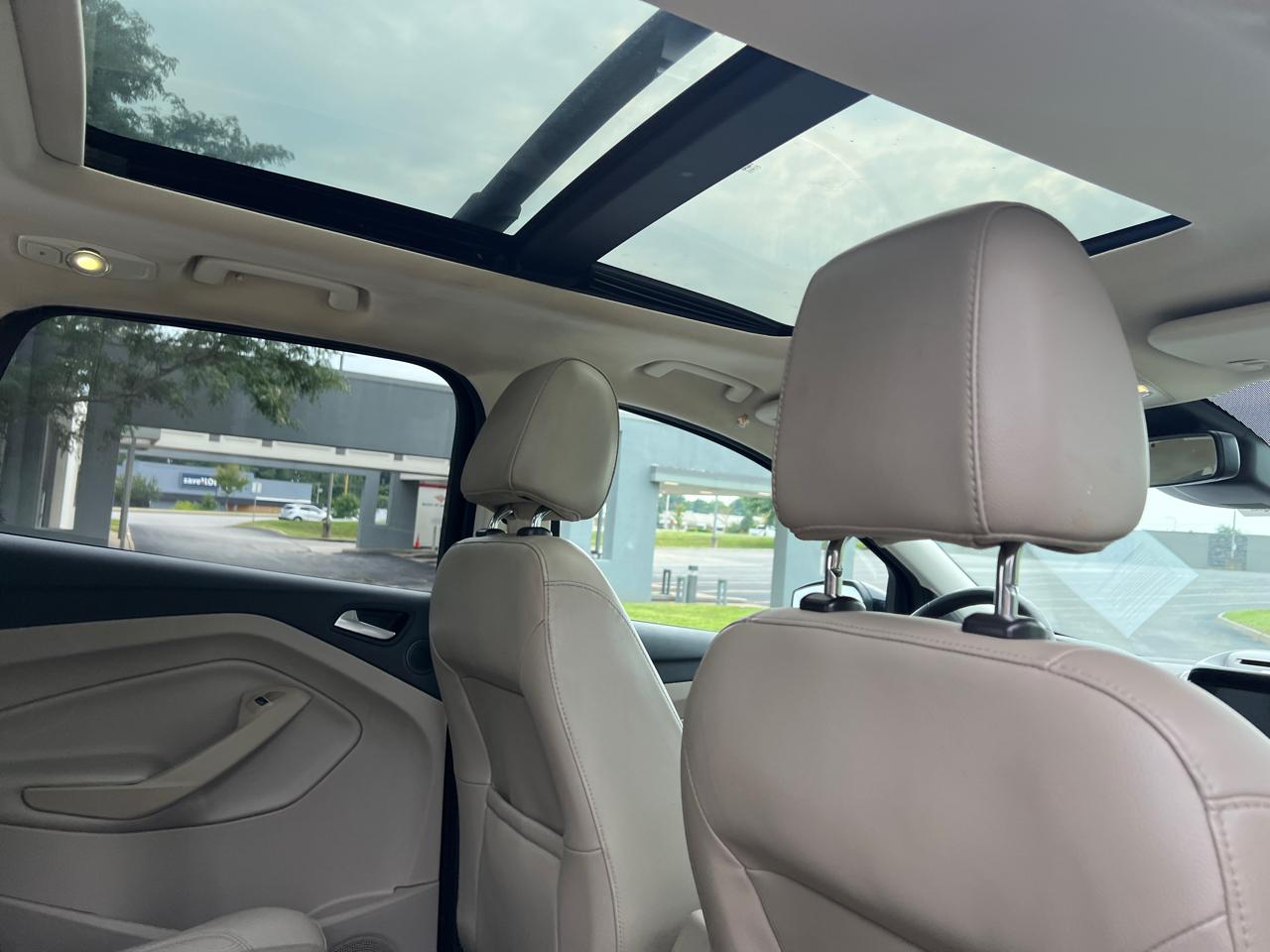 Ford Escape Titanium FWD 2017