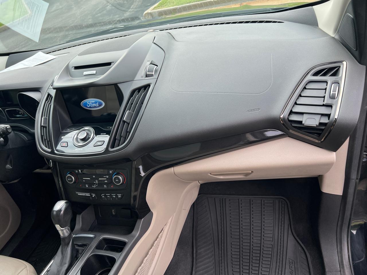 Ford Escape Titanium FWD 2017