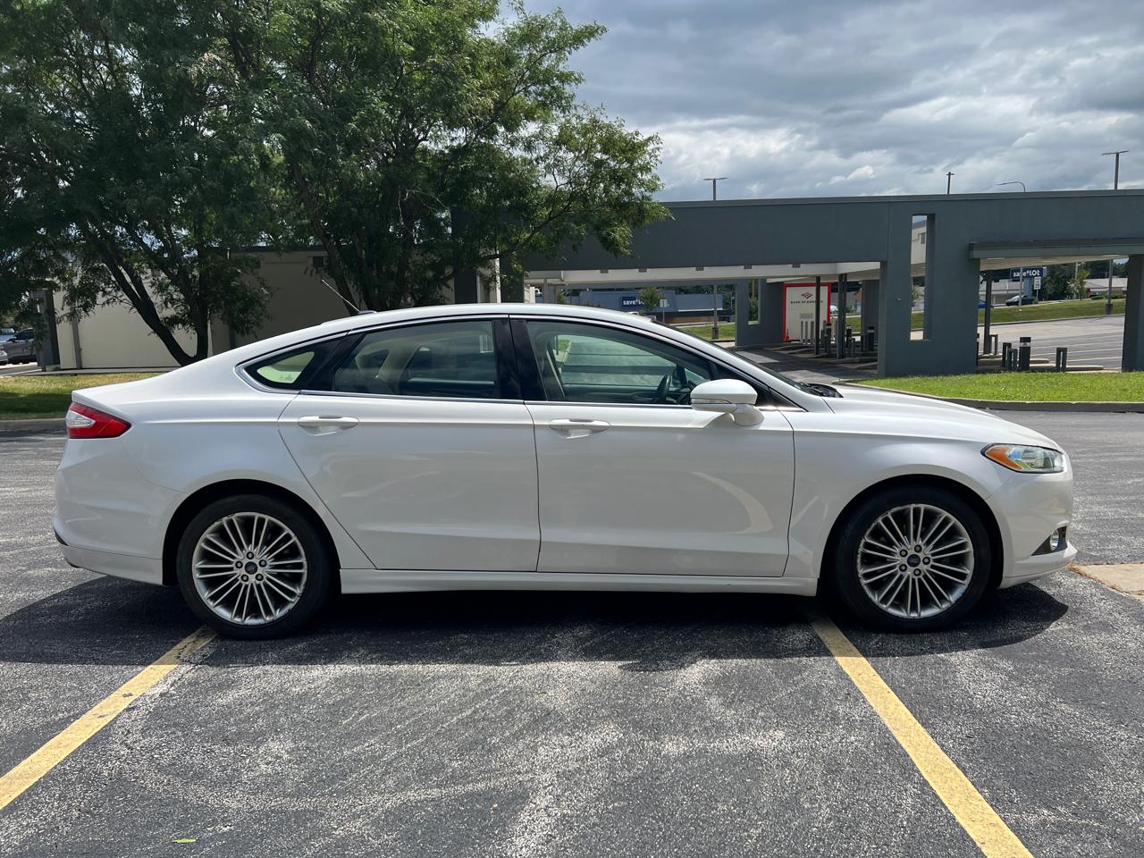 Ford Fusion 4dr Sdn SE FWD 2015