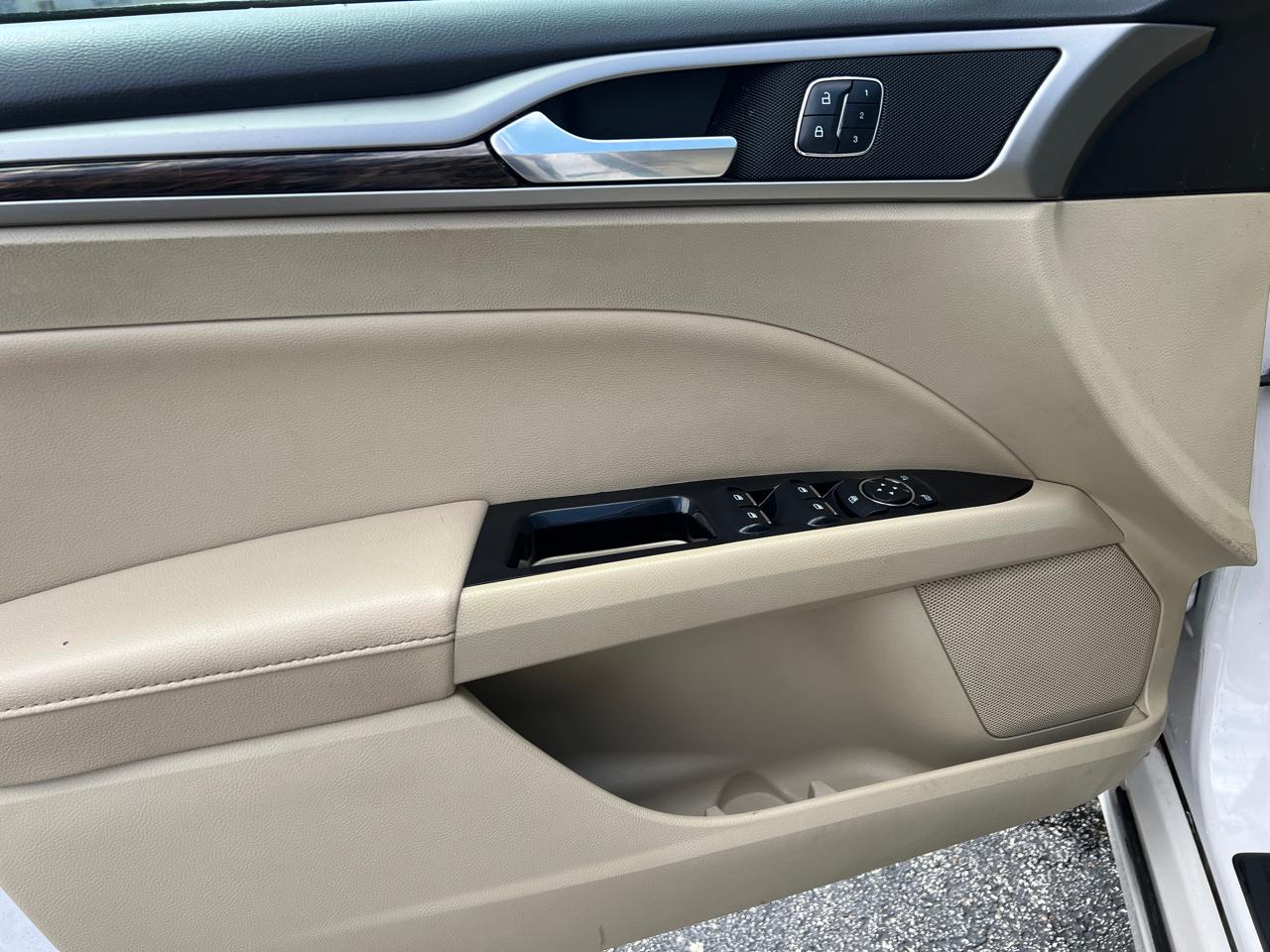 Ford Fusion 4dr Sdn SE FWD 2015