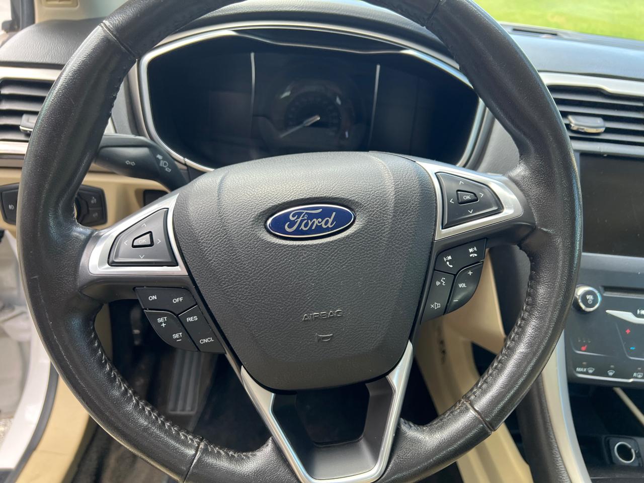 Ford Fusion 4dr Sdn SE FWD 2015