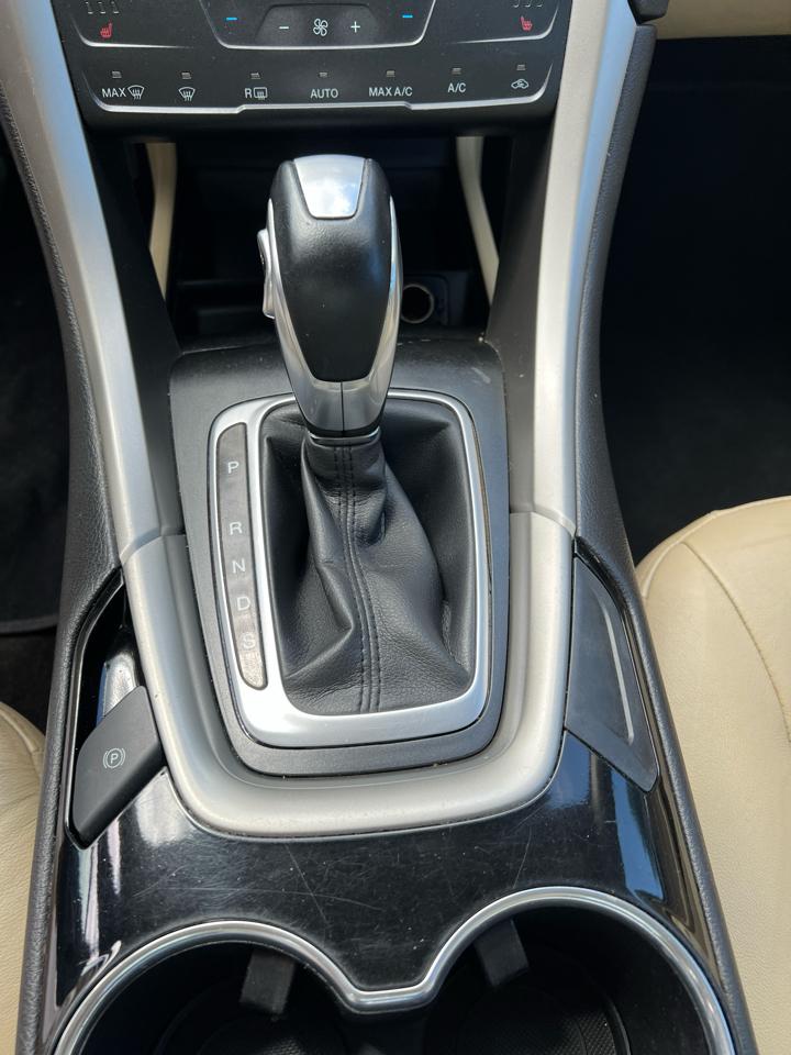 Ford Fusion 4dr Sdn SE FWD 2015