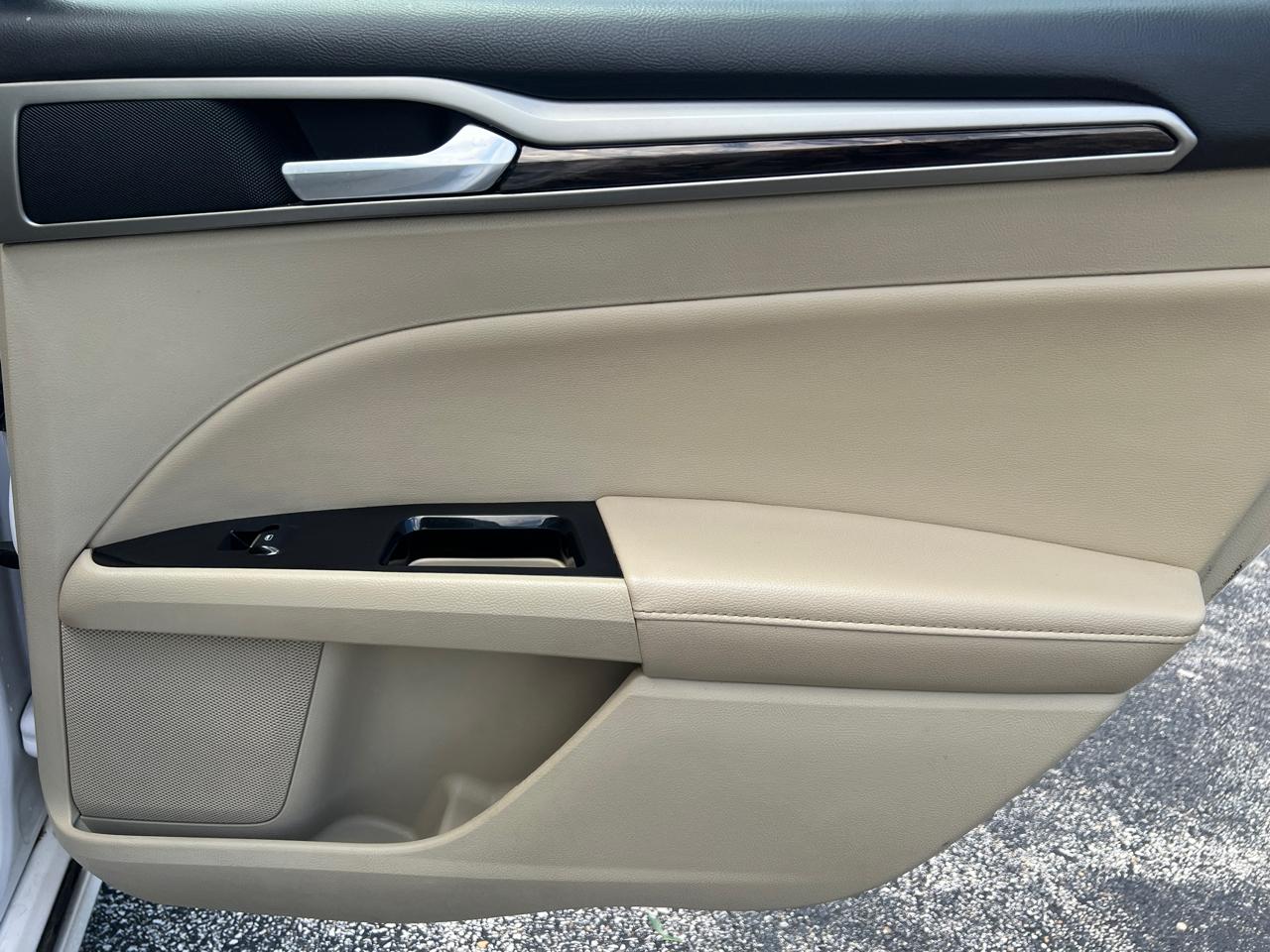 Ford Fusion 4dr Sdn SE FWD 2015
