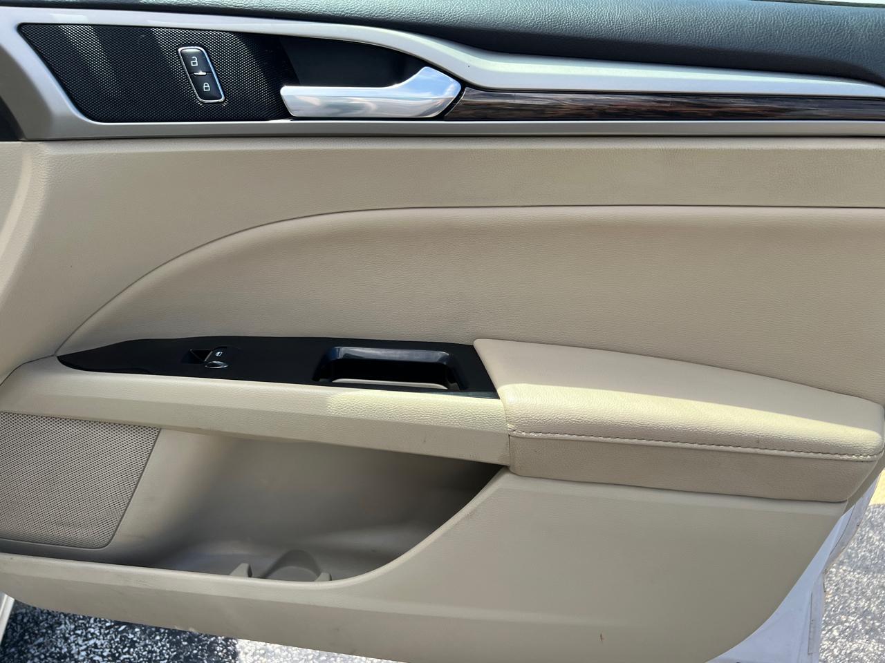 Ford Fusion 4dr Sdn SE FWD 2015