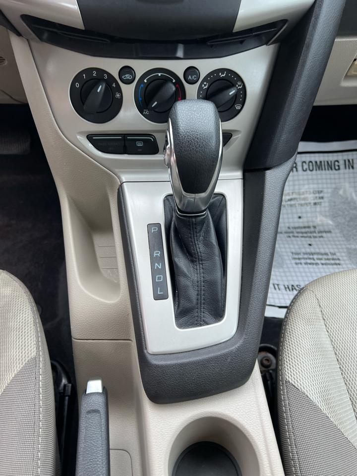 Ford Focus 5dr HB SE 2014