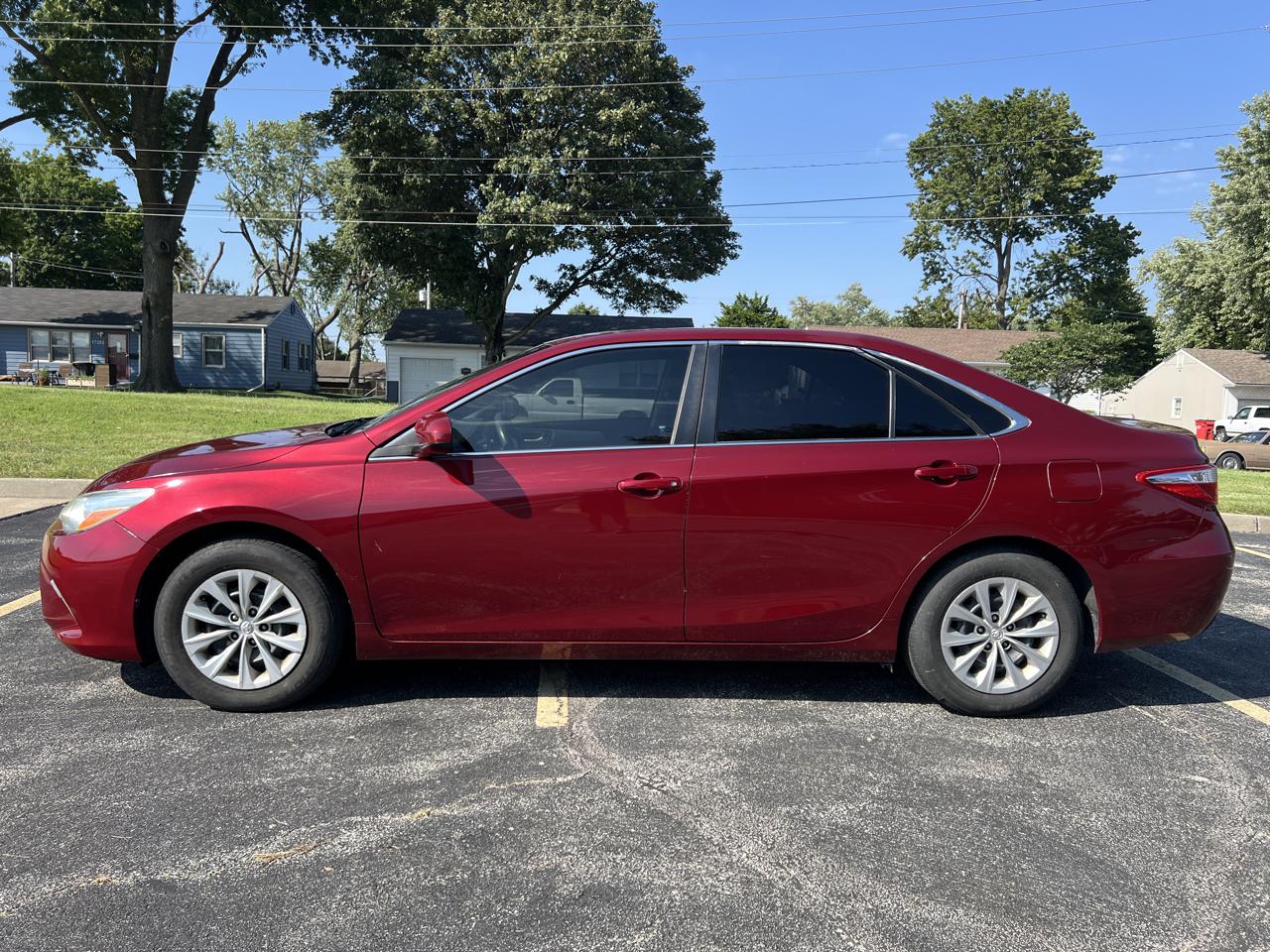 Toyota Camry LE Auto (Natl) 2017