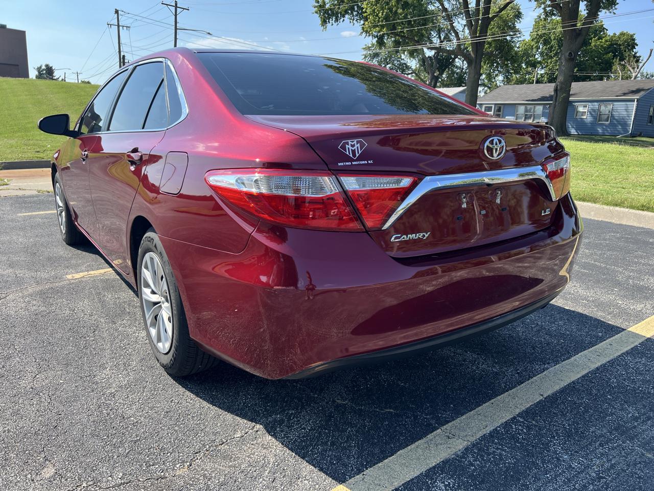 Toyota Camry LE Auto (Natl) 2017