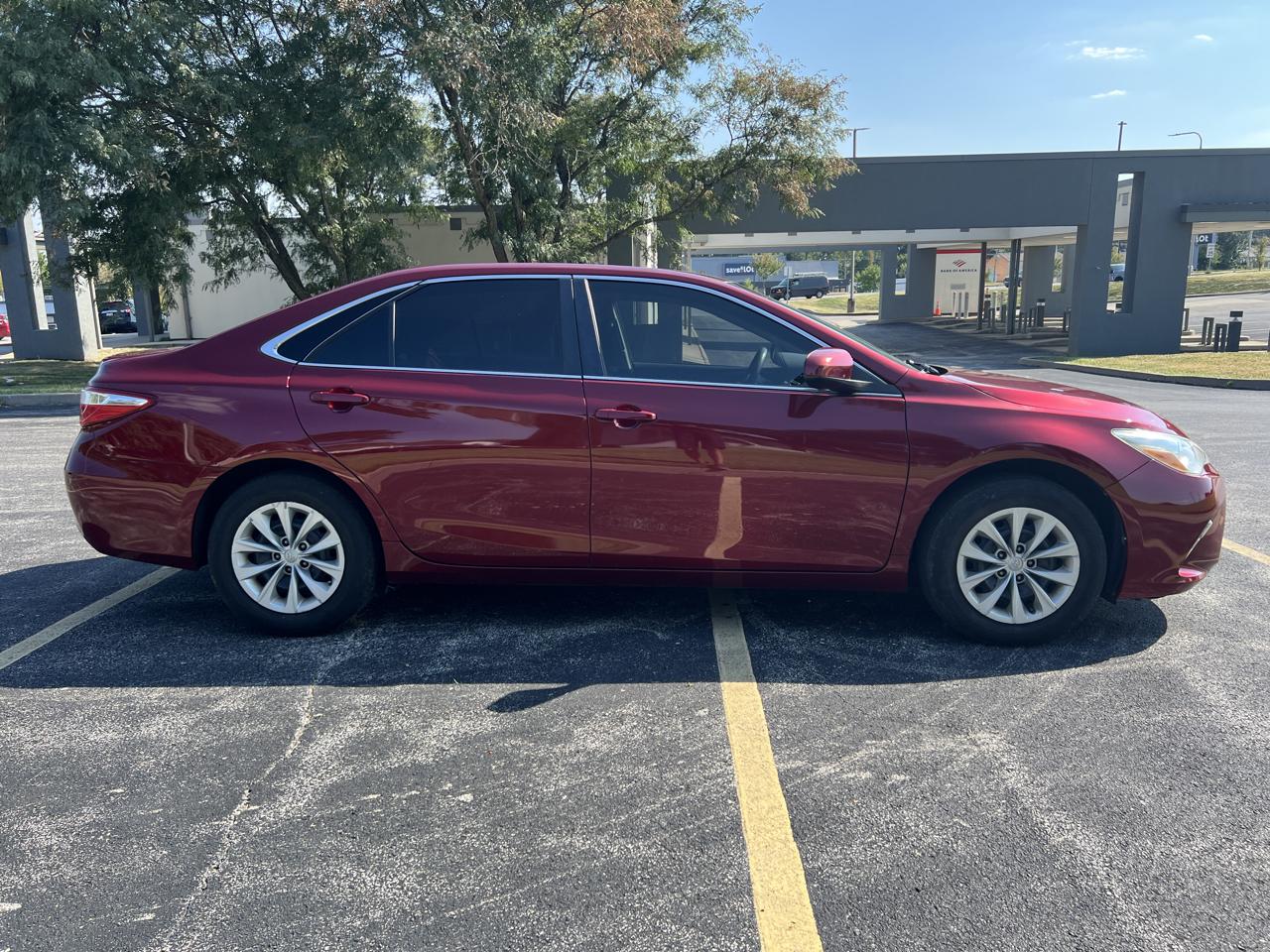 Toyota Camry LE Auto (Natl) 2017