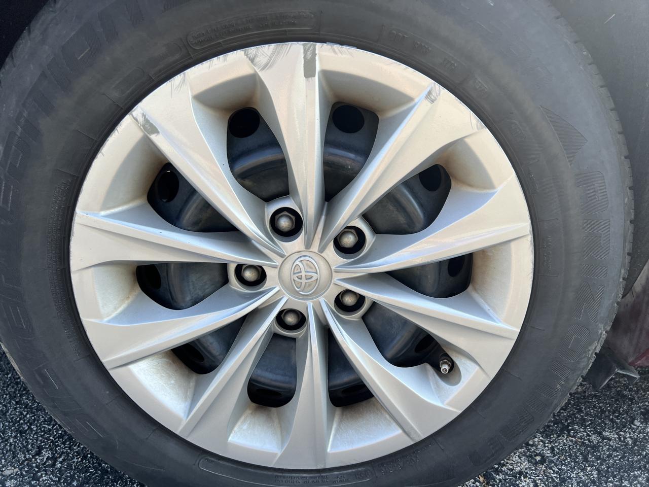 Toyota Camry LE Auto (Natl) 2017