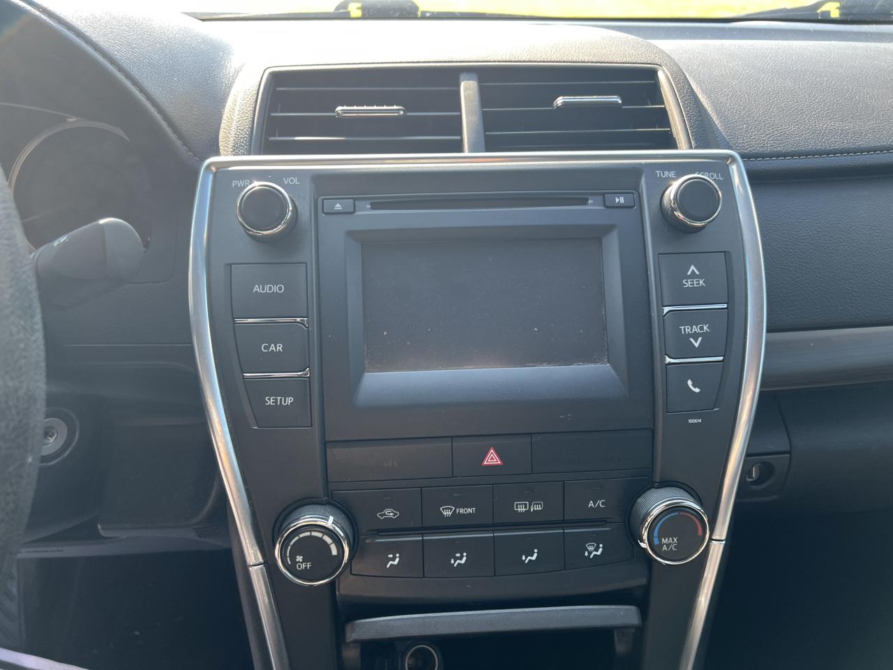 Toyota Camry LE Auto (Natl) 2017