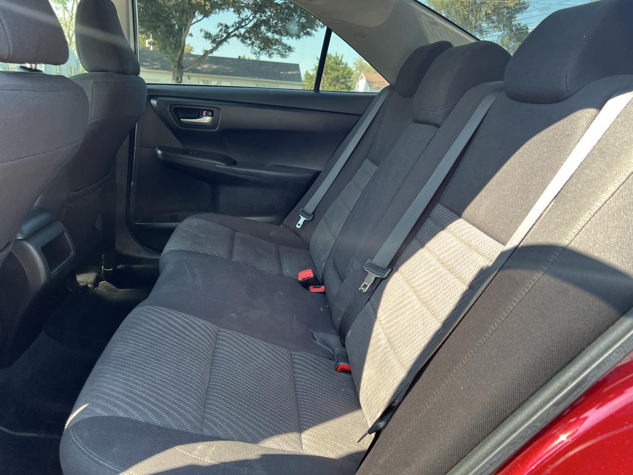 Toyota Camry LE Auto (Natl) 2017