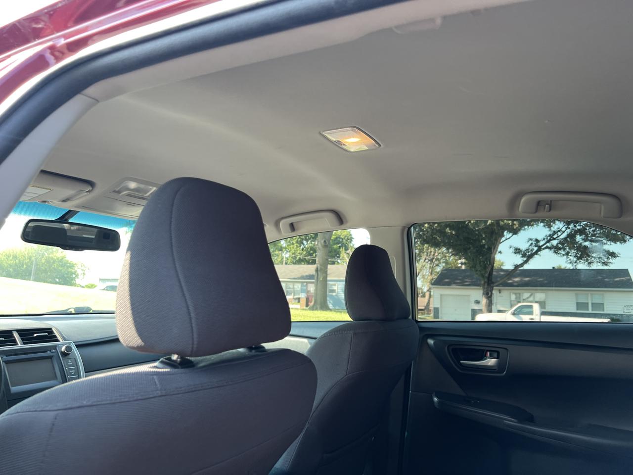 Toyota Camry LE Auto (Natl) 2017