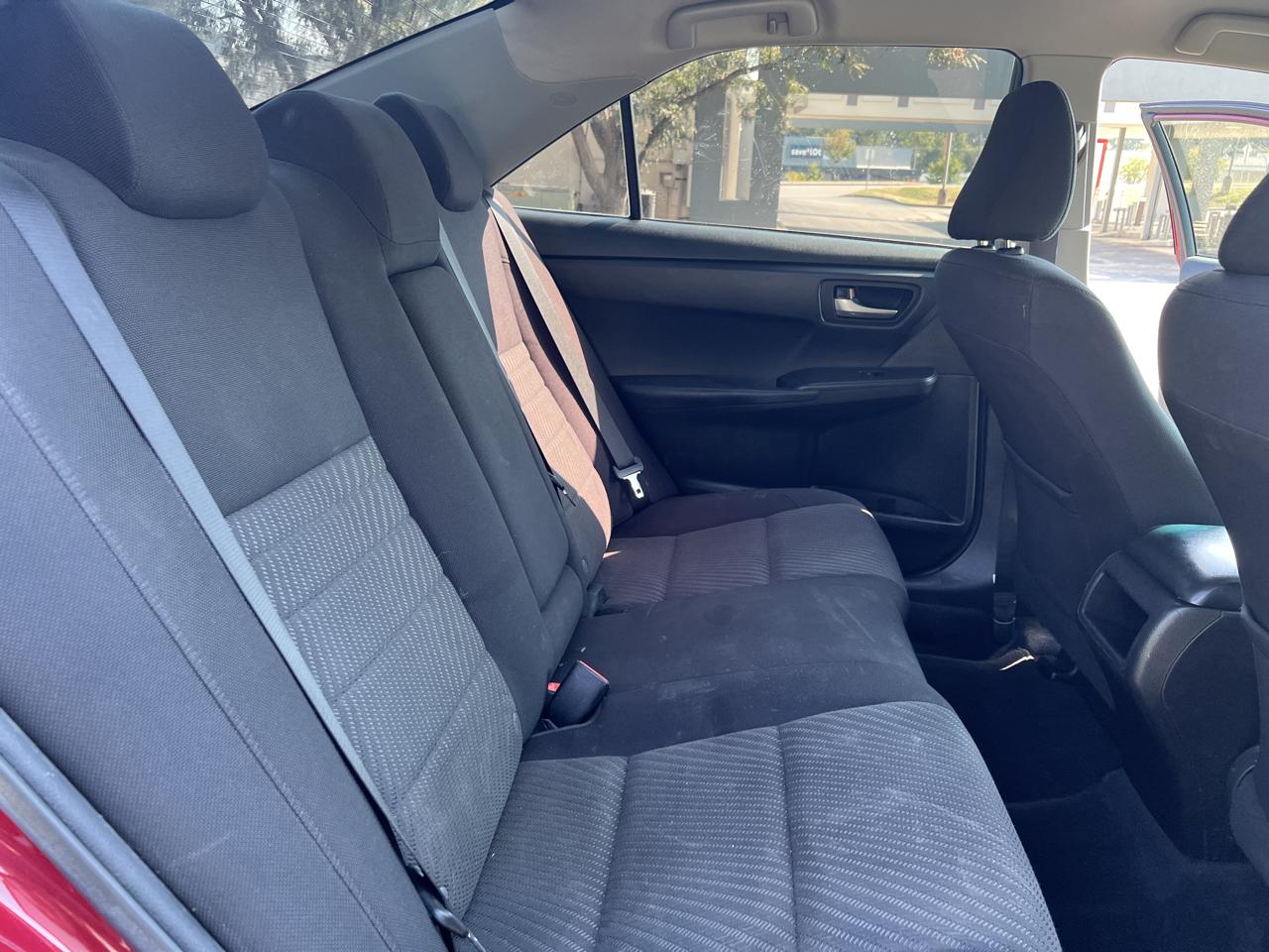 Toyota Camry LE Auto (Natl) 2017