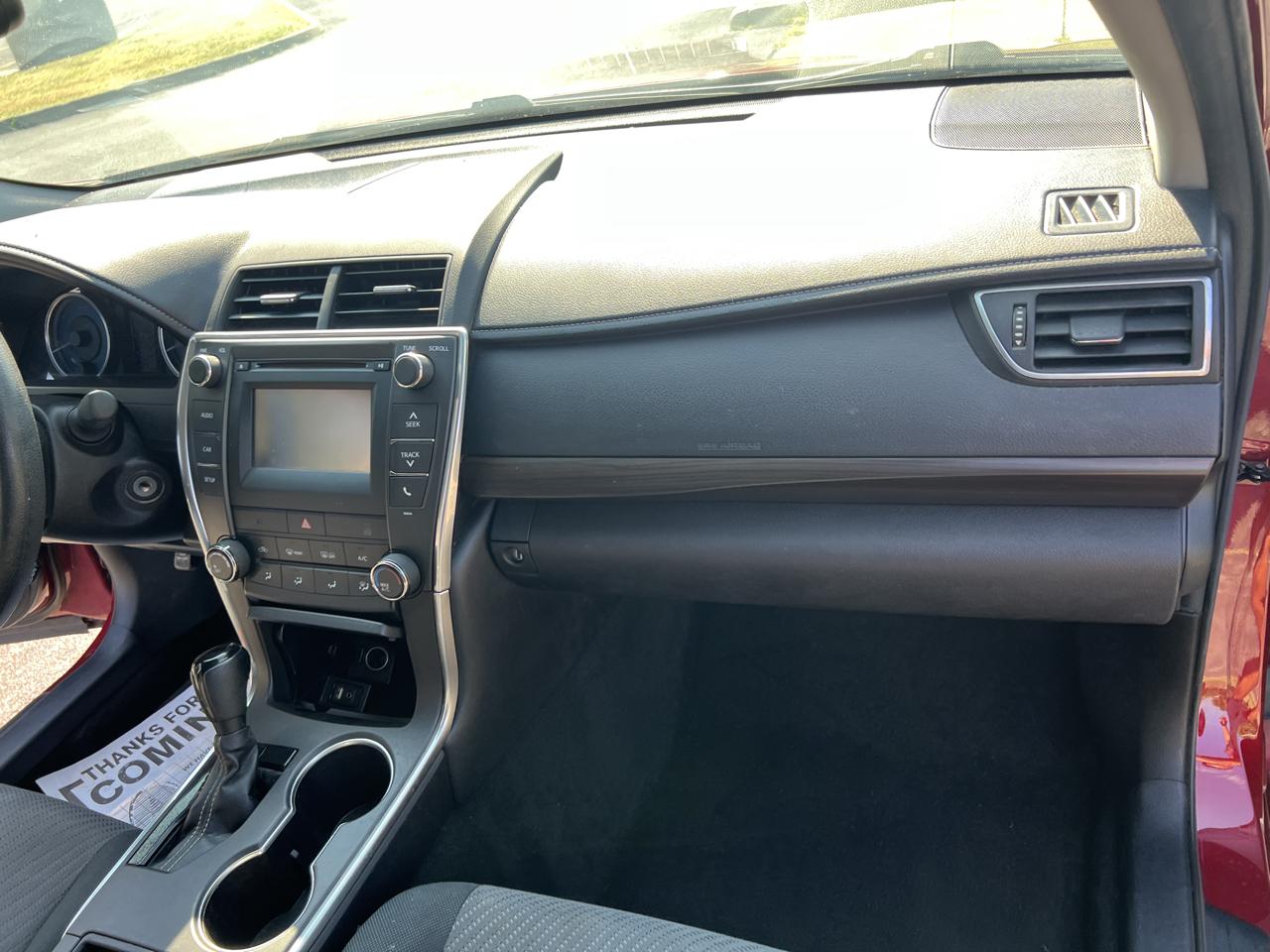 Toyota Camry LE Auto (Natl) 2017