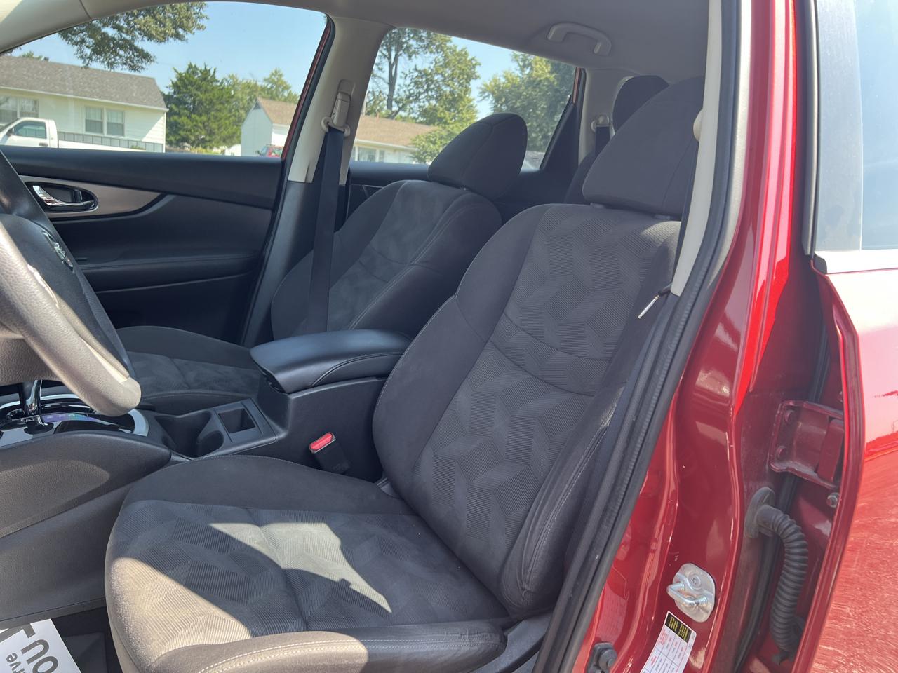 Nissan Rogue AWD 4dr SV 2016
