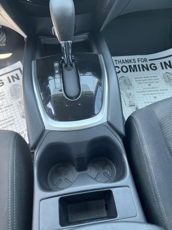 Nissan Rogue AWD 4dr SV 2016