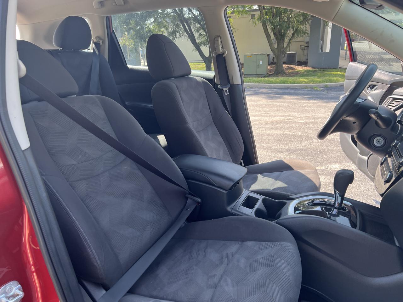 Nissan Rogue AWD 4dr SV 2016