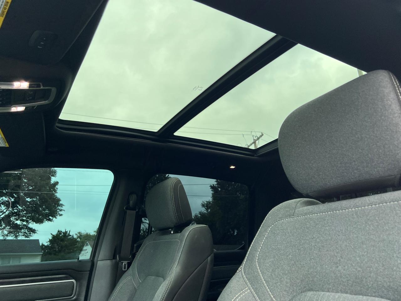RAM 1500 Big Horn/Lone Star 4x4 Crew Cab 5'7" Box 2019