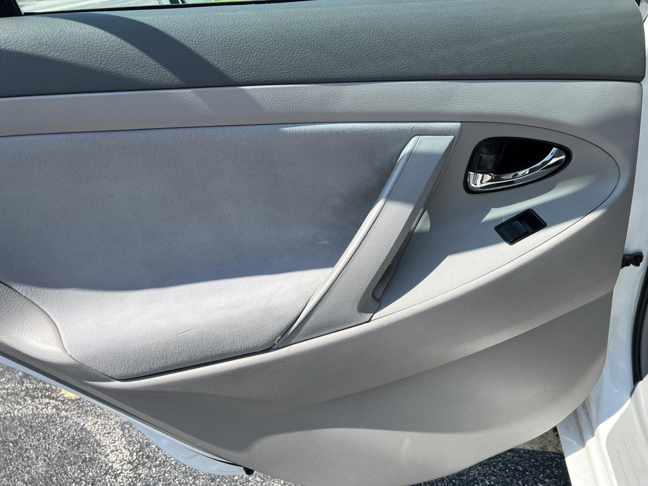 Toyota Camry 4dr Sdn I4 Auto (Natl) 2009