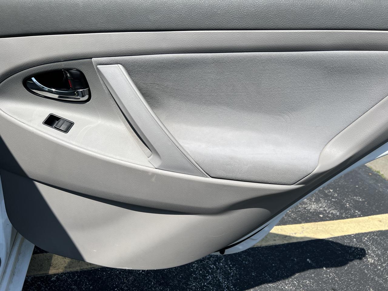Toyota Camry 4dr Sdn I4 Auto (Natl) 2009