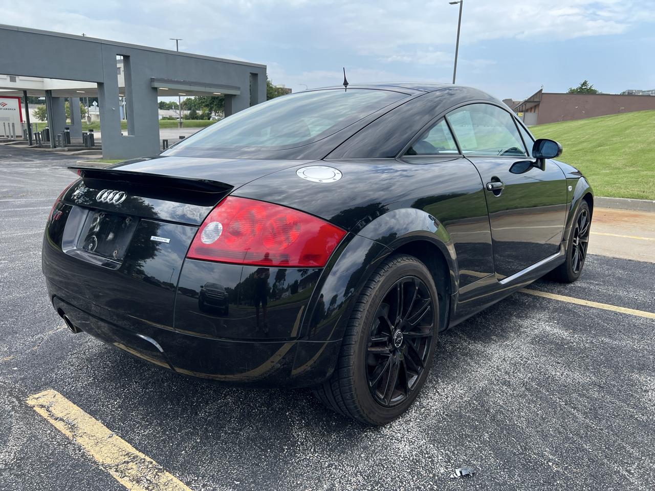 Audi TT 2dr Cpe Quattro 5-Spd w/ESP 2001