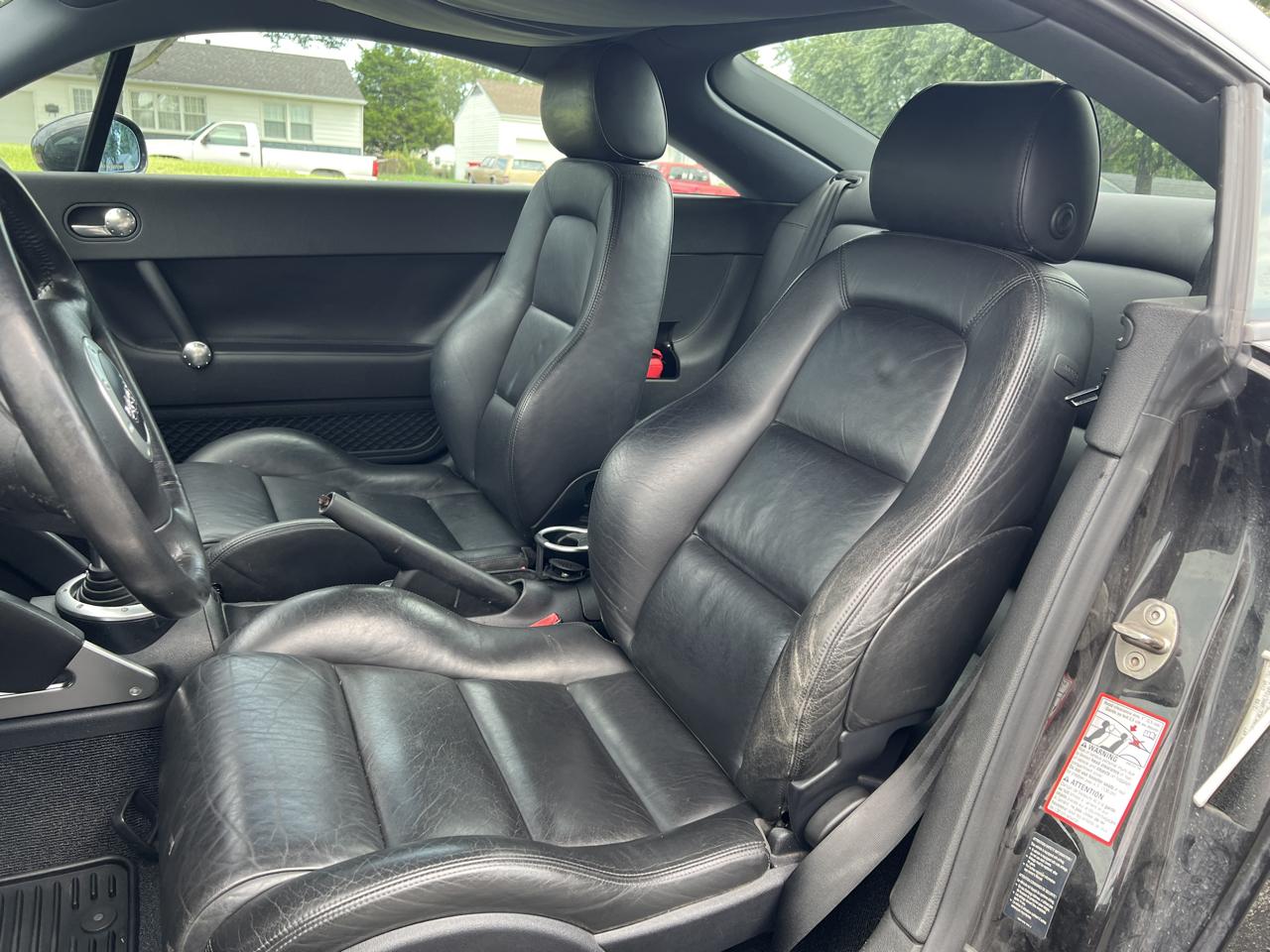 Audi TT 2dr Cpe Quattro 5-Spd w/ESP 2001