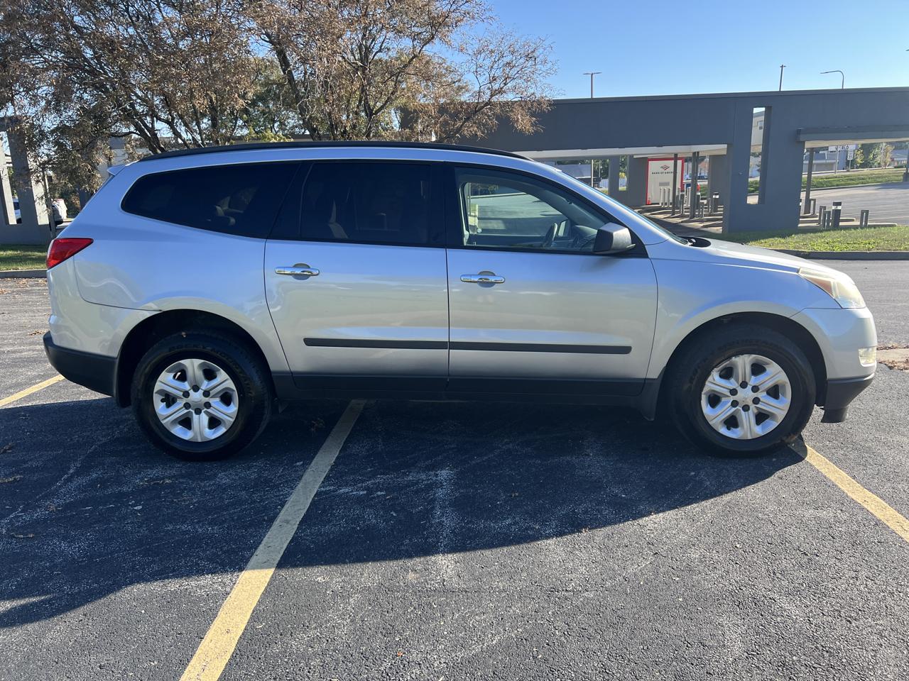 Chevrolet Traverse FWD 4dr LS 2012
