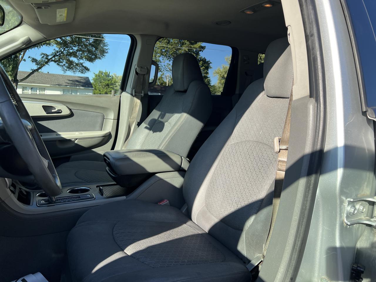 Chevrolet Traverse FWD 4dr LS 2012