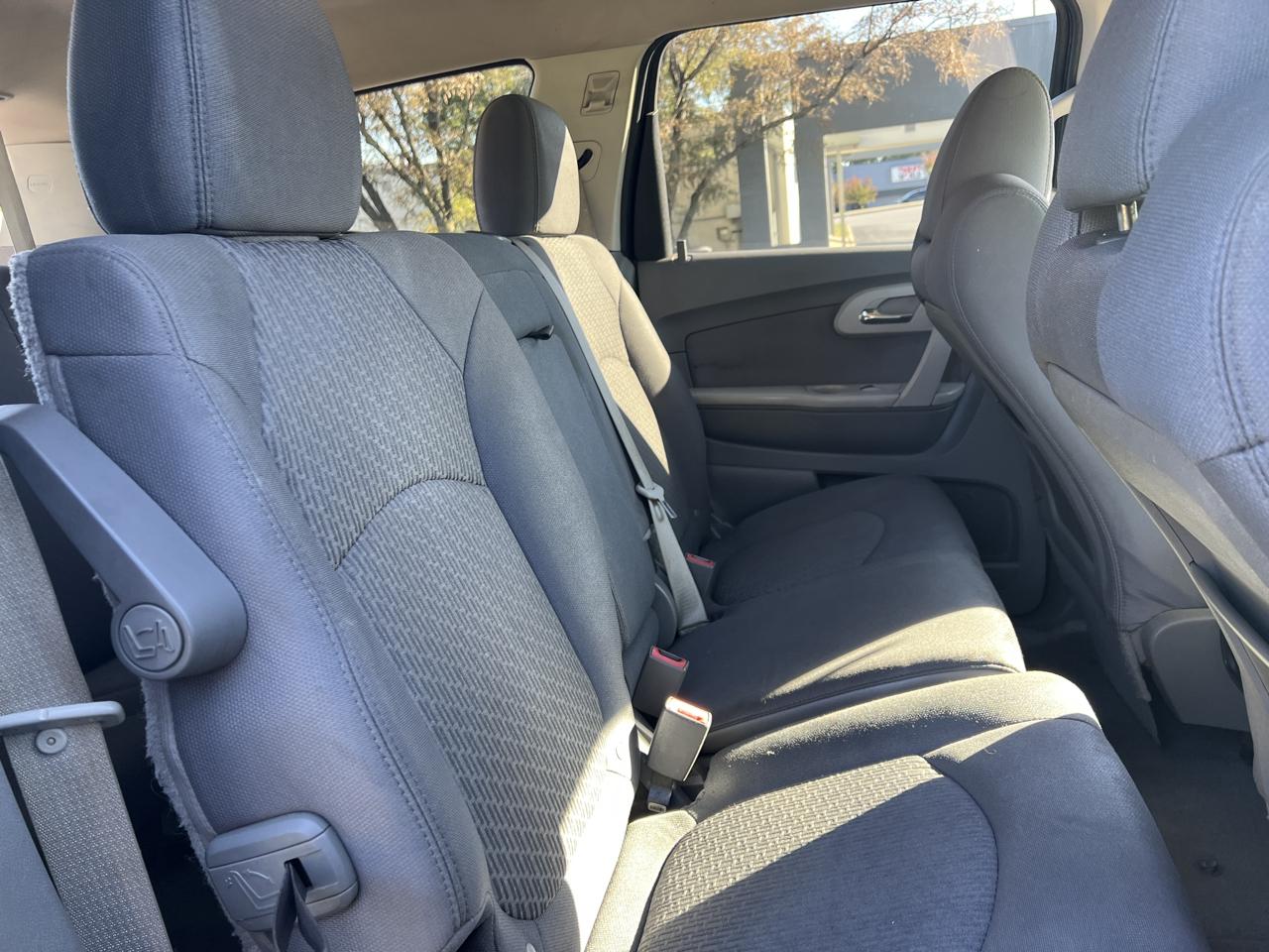 Chevrolet Traverse FWD 4dr LS 2012