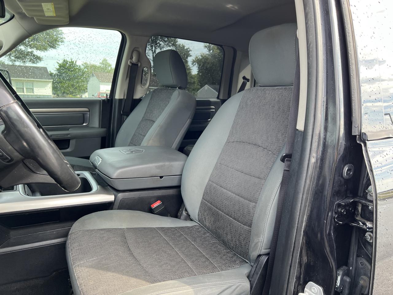 RAM 1500 4WD Crew Cab 140.5" Big Horn 2016