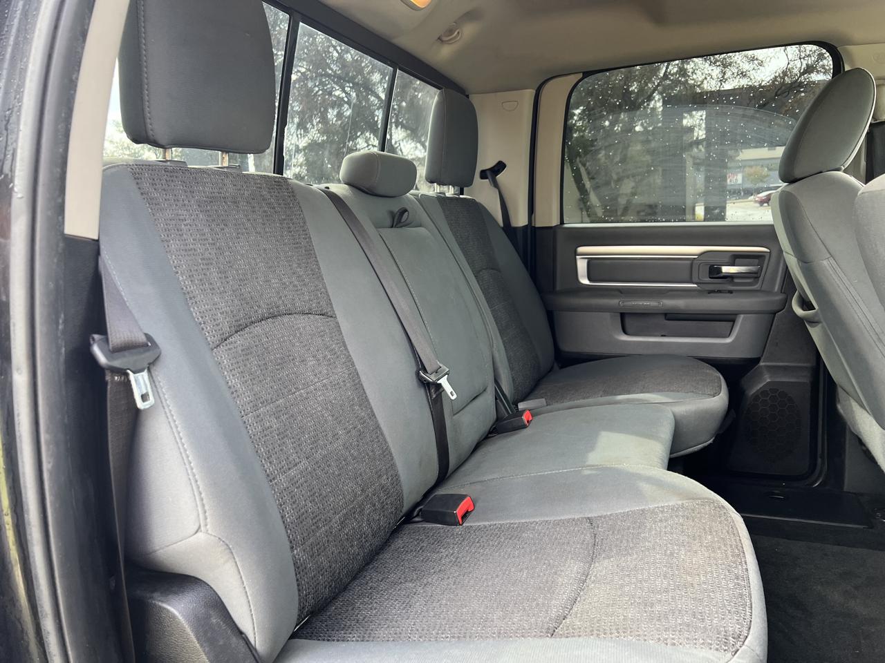 RAM 1500 4WD Crew Cab 140.5" Big Horn 2016
