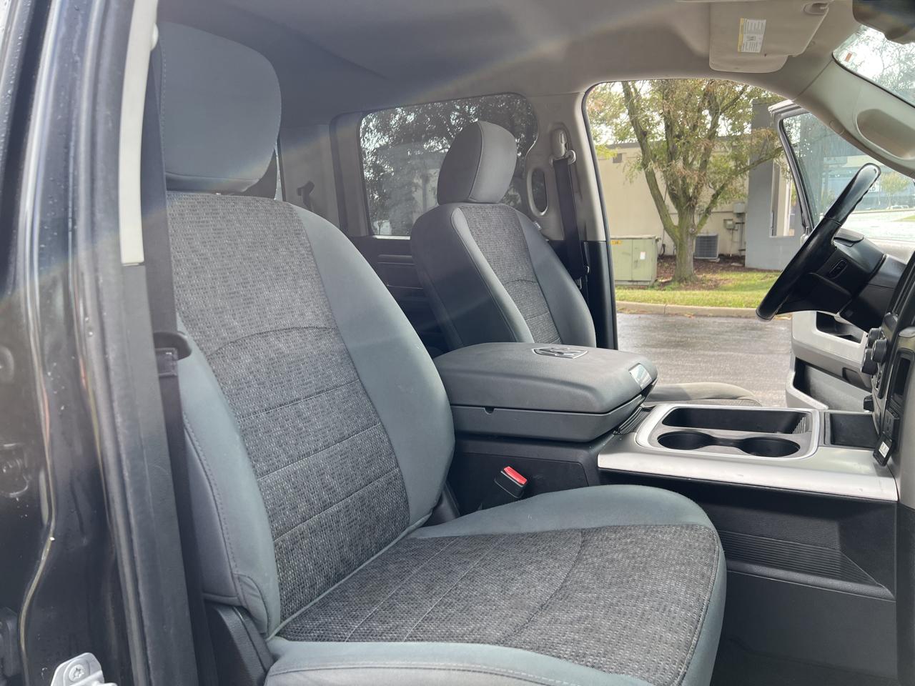 RAM 1500 4WD Crew Cab 140.5" Big Horn 2016