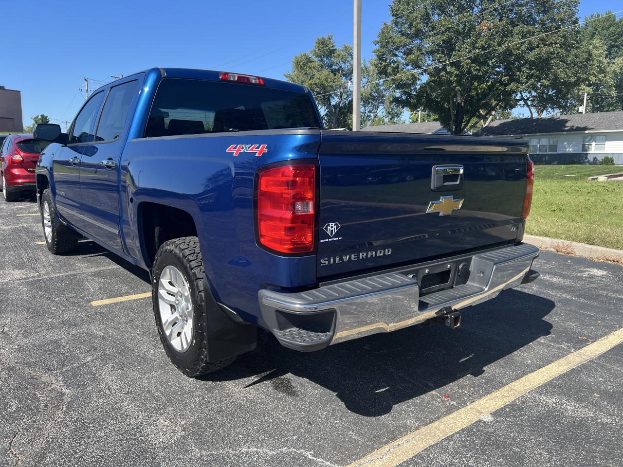 Chevrolet Silverado 1500 4WD Crew Cab 143.5" LT w/1LT 2015
