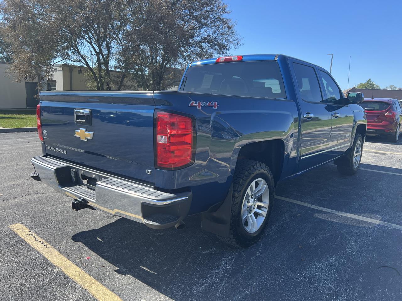 Chevrolet Silverado 1500 4WD Crew Cab 143.5" LT w/1LT 2015