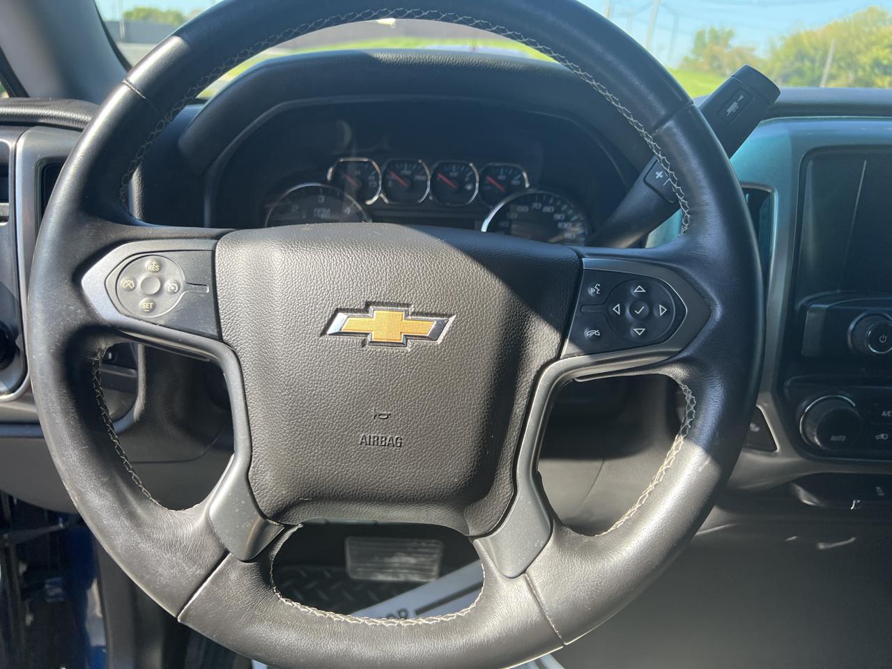 Chevrolet Silverado 1500 4WD Crew Cab 143.5" LT w/1LT 2015