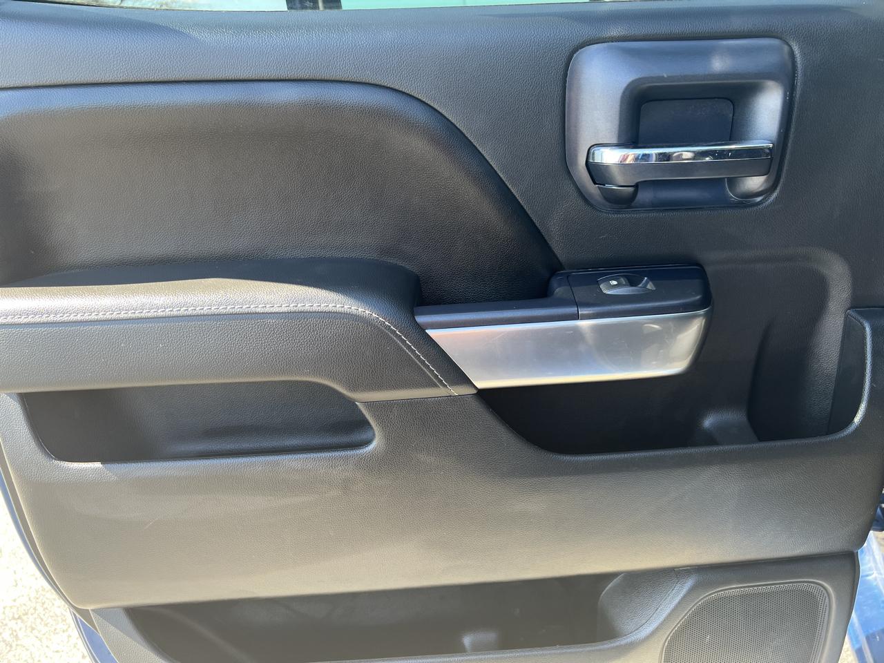 Chevrolet Silverado 1500 4WD Crew Cab 143.5" LT w/1LT 2015