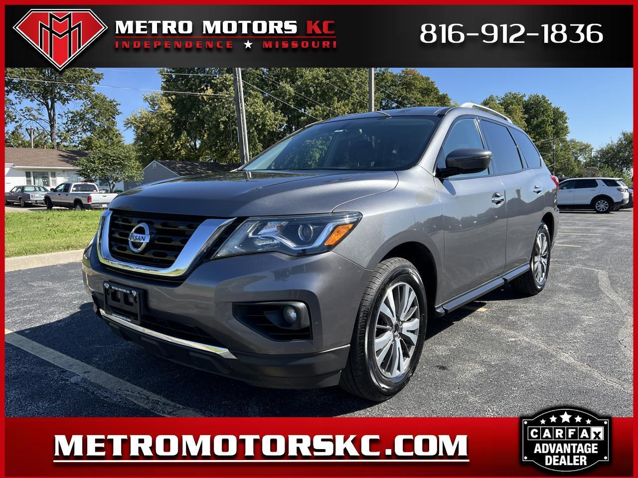 Nissan Pathfinder 4x4 SV 2017