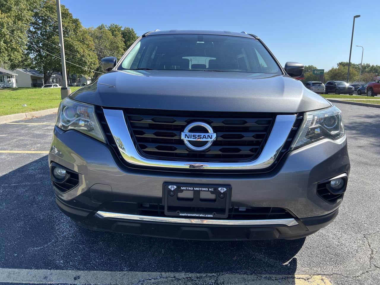 Nissan Pathfinder 4x4 SV 2017