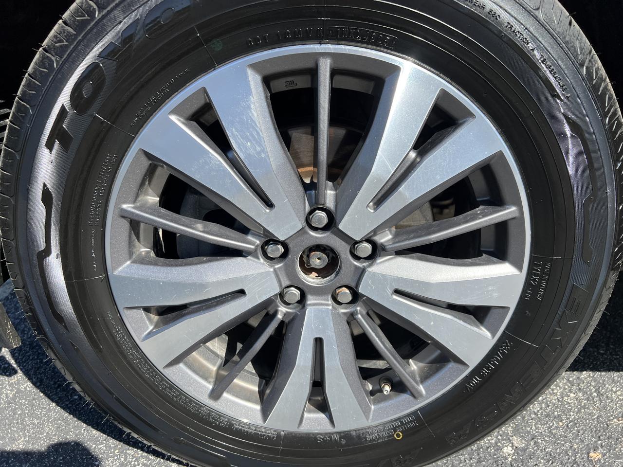 Nissan Pathfinder 4x4 SV 2017