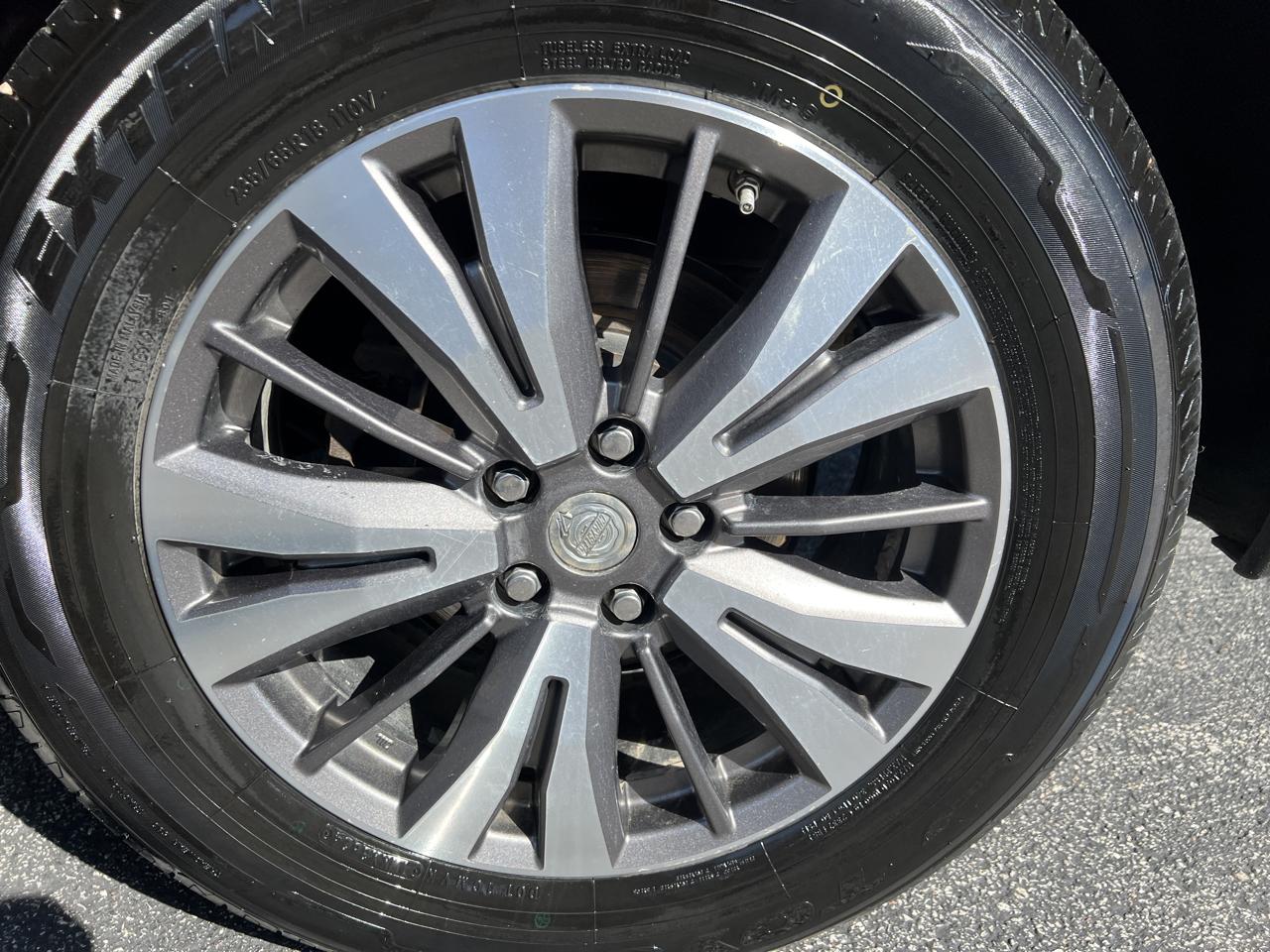 Nissan Pathfinder 4x4 SV 2017