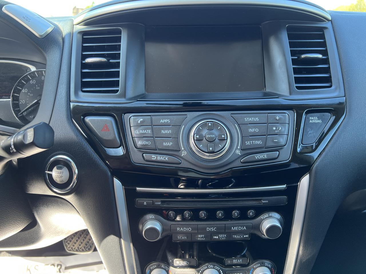 Nissan Pathfinder 4x4 SV 2017