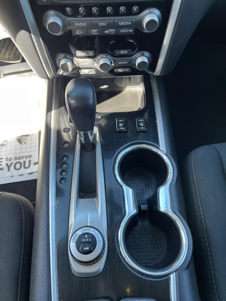 Nissan Pathfinder 4x4 SV 2017