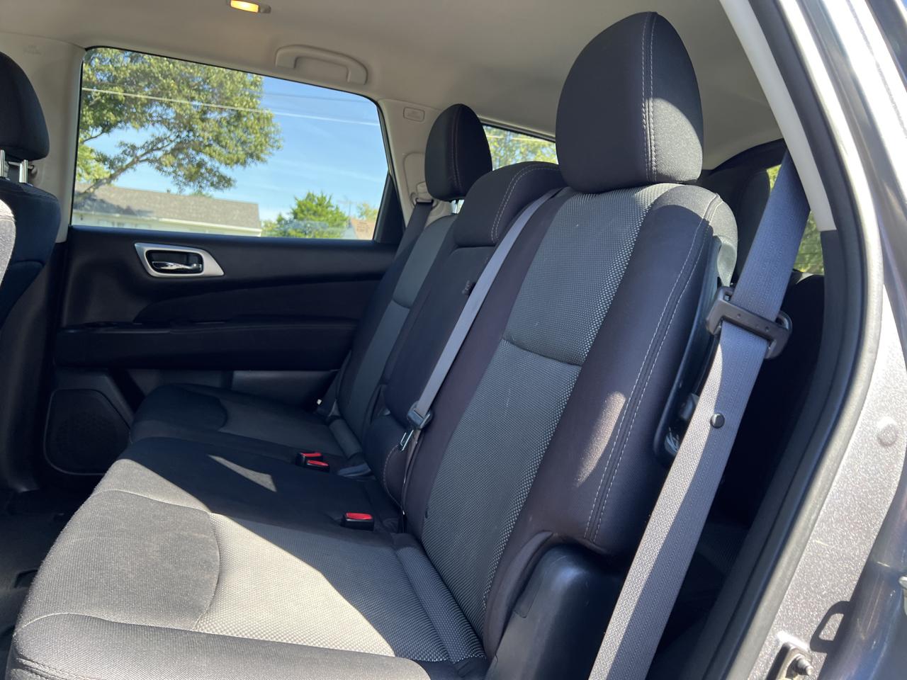 Nissan Pathfinder 4x4 SV 2017