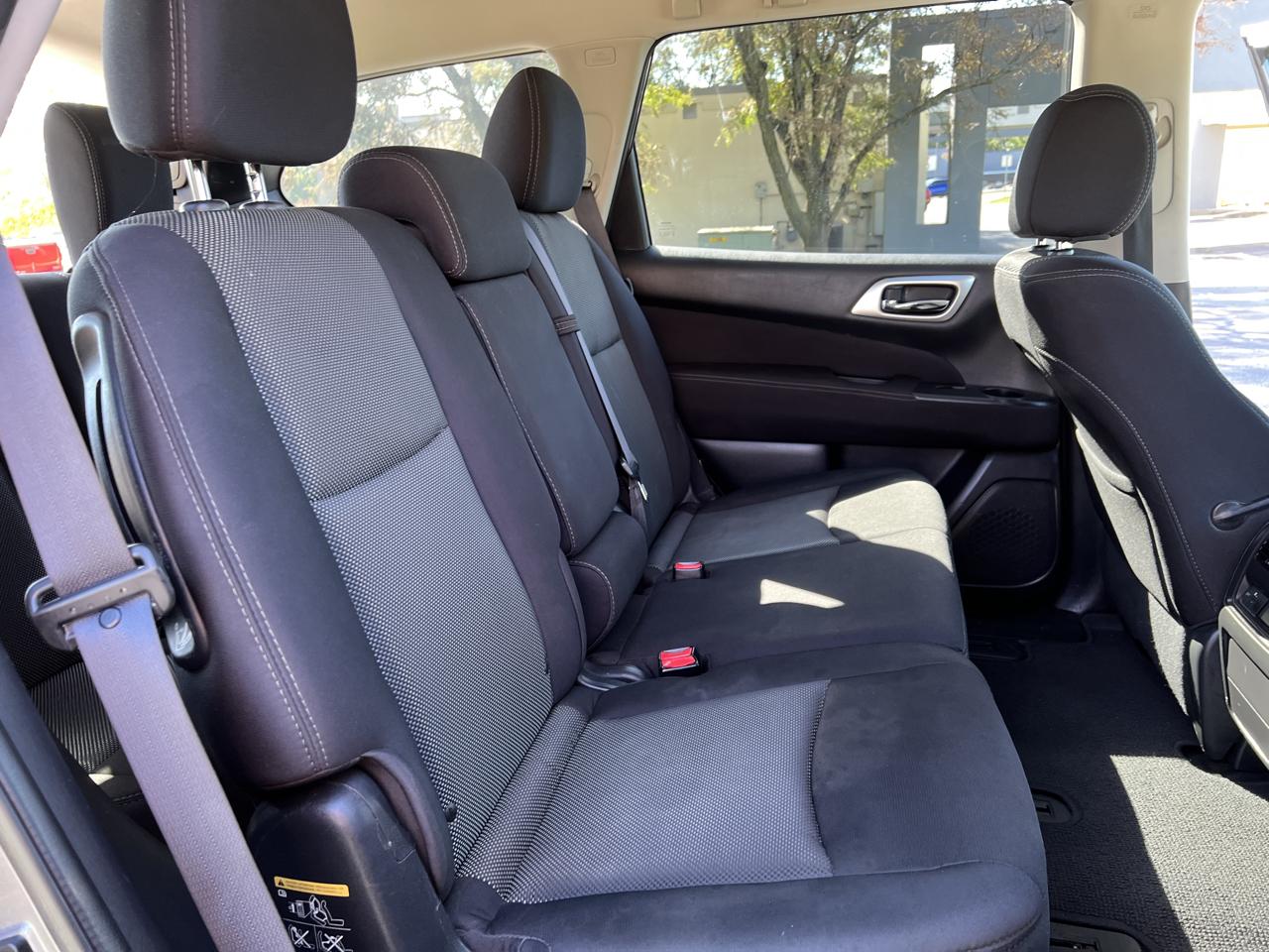 Nissan Pathfinder 4x4 SV 2017
