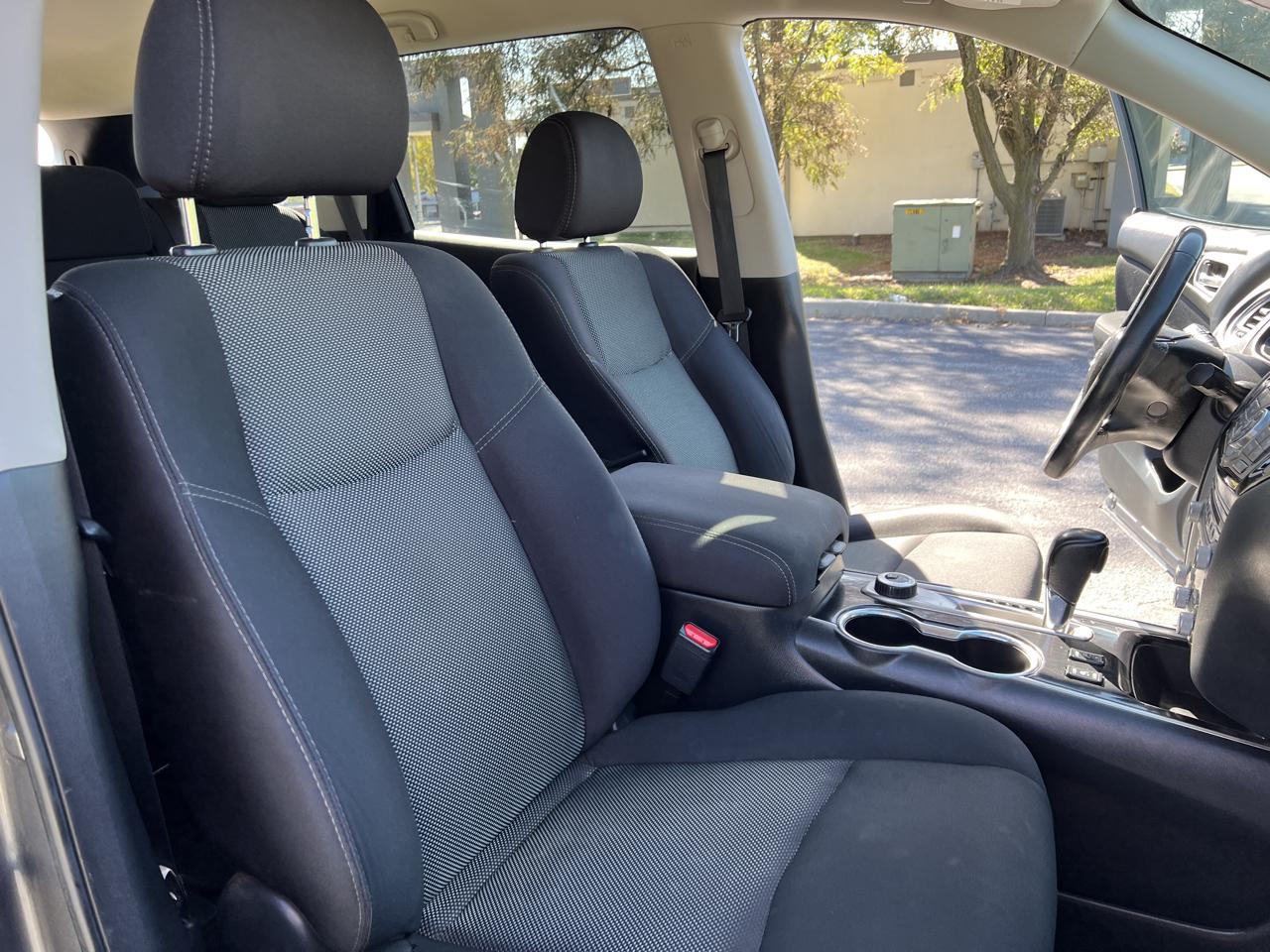 Nissan Pathfinder 4x4 SV 2017